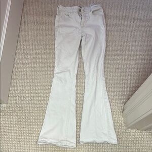 Women’s Hollister flared leg cream colored khakis